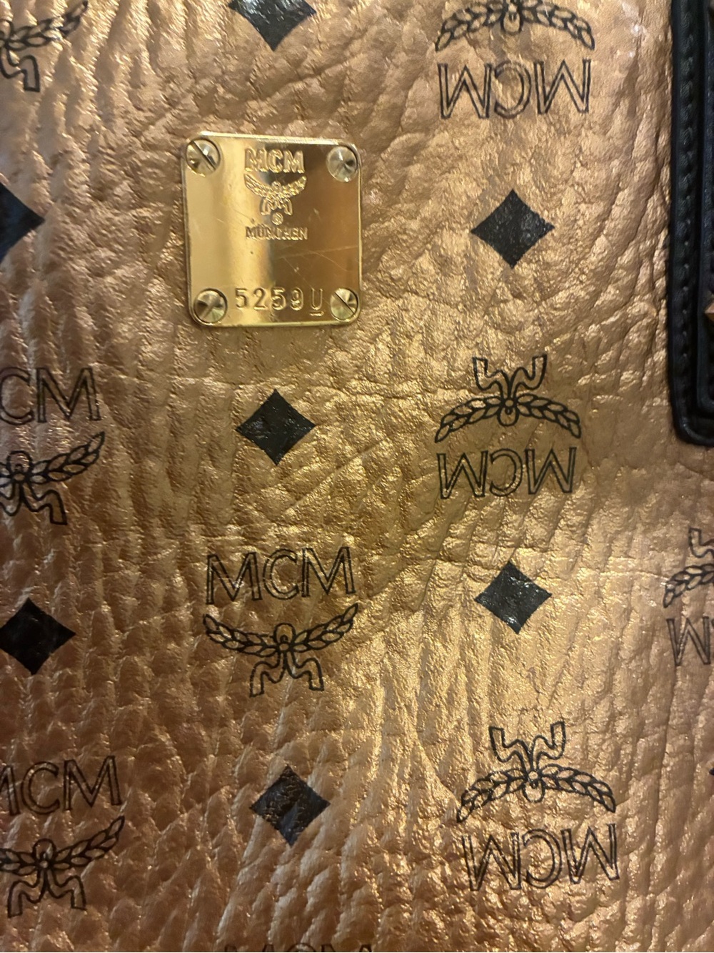 Authentic MCM Metallic Gold Tote with Black Trim - Amazing Condition - Picture 4 of 12